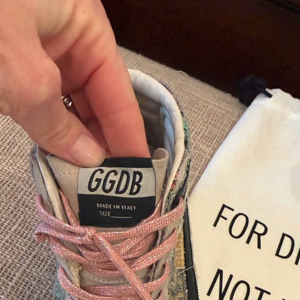 Golden Goose Sequin Sneakers with Pink Laces - Picture 4 of 7